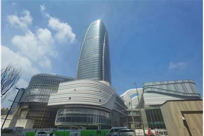 上海徐家匯中心項目設備進場